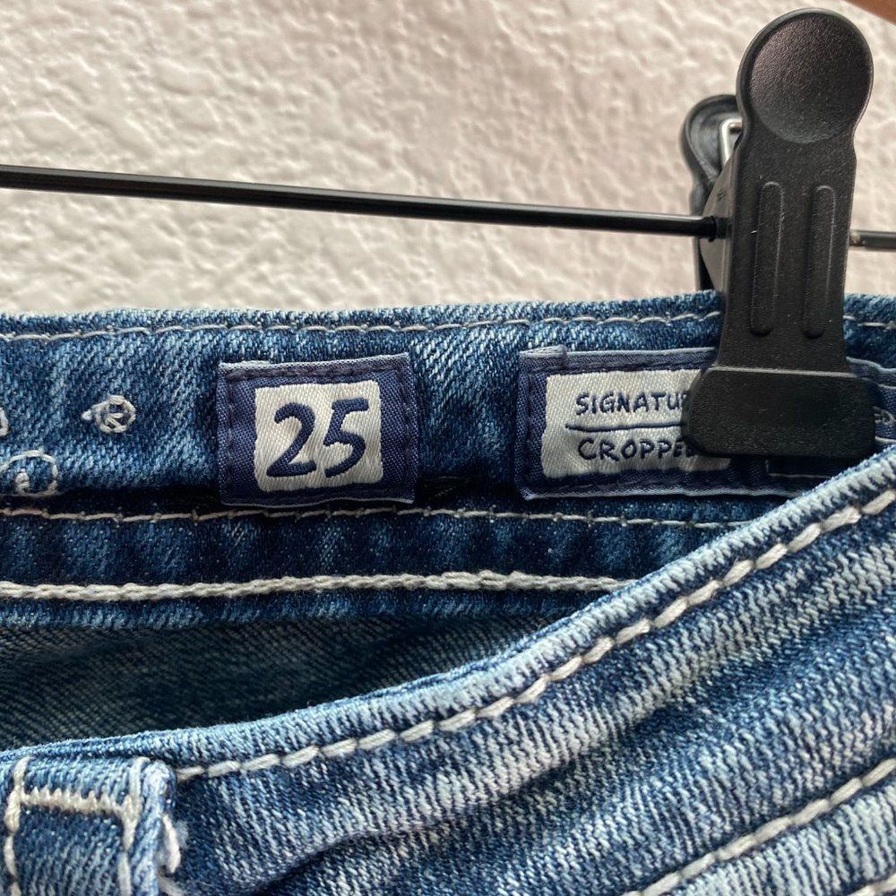 MISS ME Signature Cropped Jeans Medium Wash Size 25 Intricate Stitch JE8131C - Picture 5 of 6